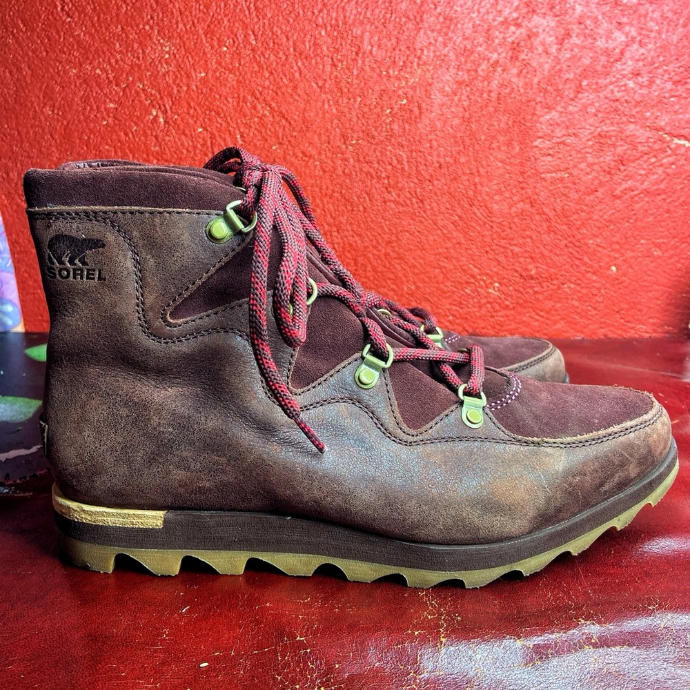 NWOT Burgundy Suede Leather Sorel Lace Up Flat Ankle Hiking Boots Size 10